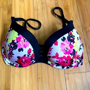 Victoria’s Secret 34d bra
